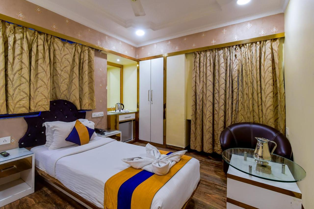 כלכותה Hotel N S International מראה חיצוני תמונה